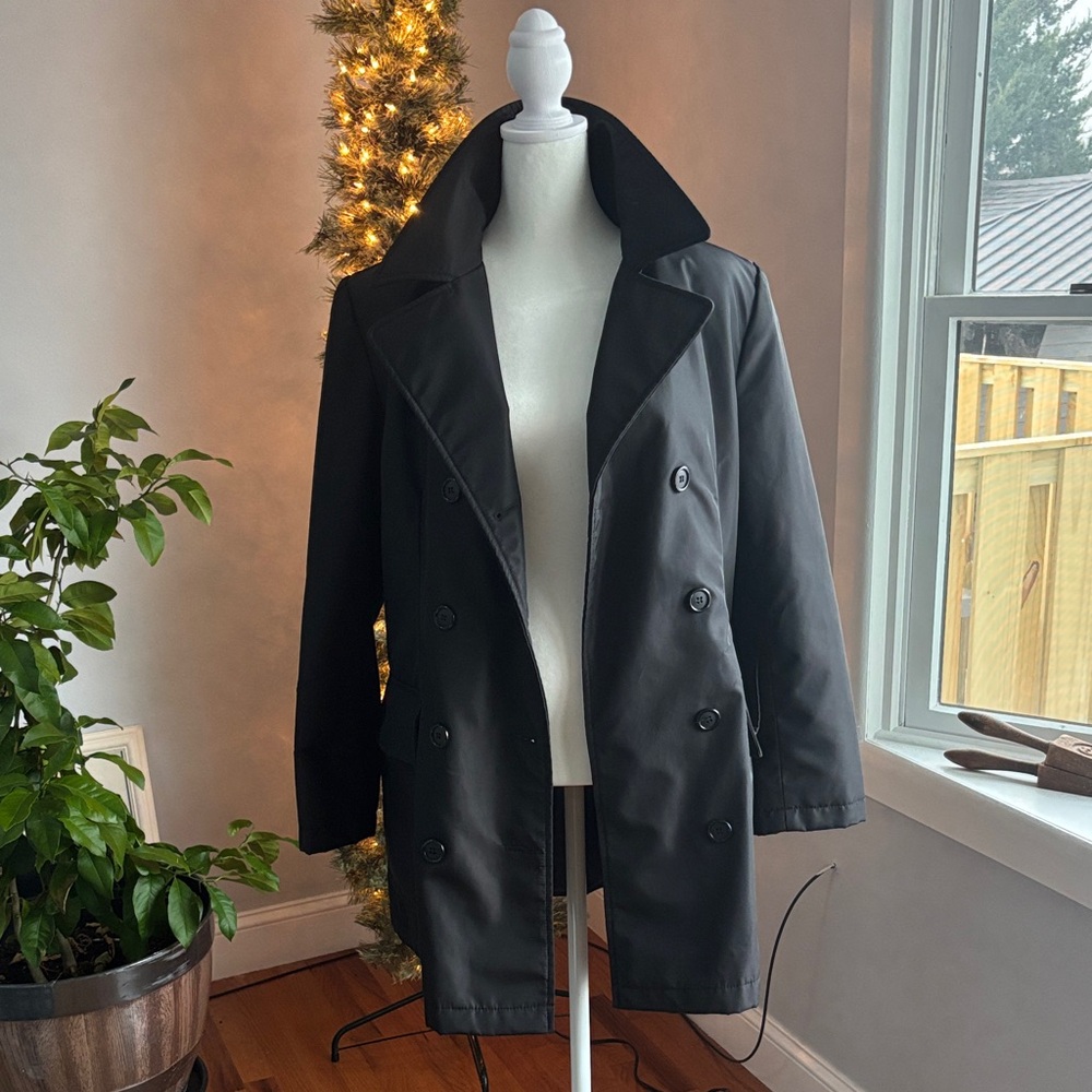 GALLERY Women’s Black Double-Breasted rain Coat deep pockets, size medium